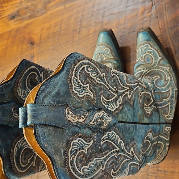 BEAUTIFUL CORRAL TURQUOISE SHADDED AND STUDDED BOOTS - Picture 2 of 15